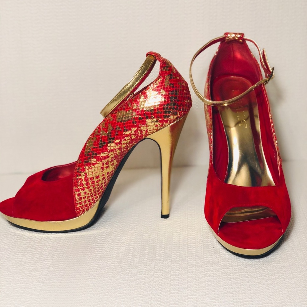 LILIANA Platform Heels